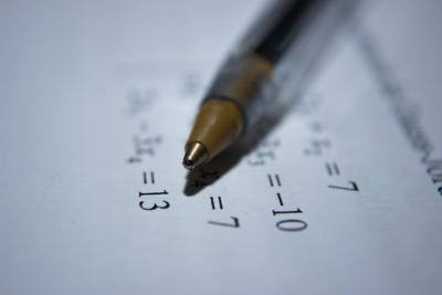 AI 写得更快，团队却没更高效：小团队真正该优化的是“确认成本”